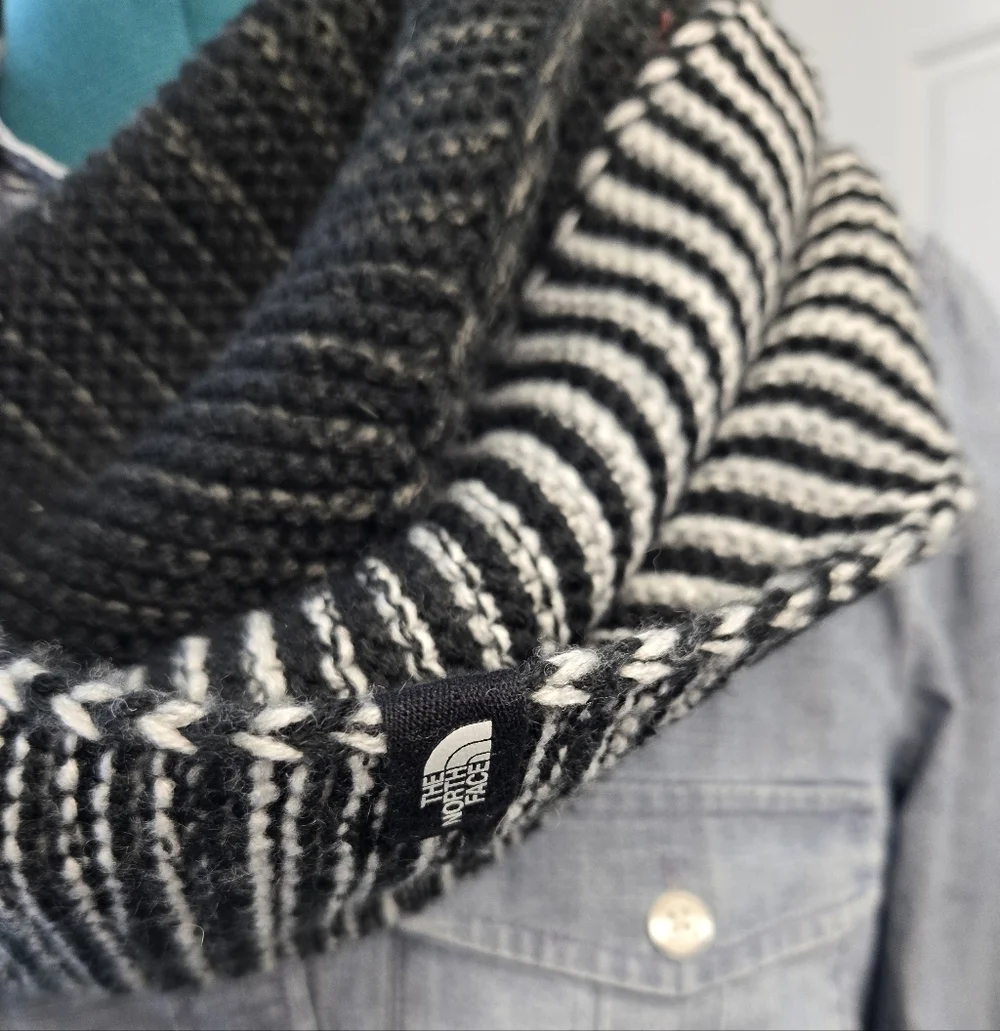 THE NORTH FACE BLACK WHITE GREY KNITWEAR INFINITY SCARF WOMEN OS WINTER COZY